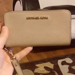 Michael kors wallet